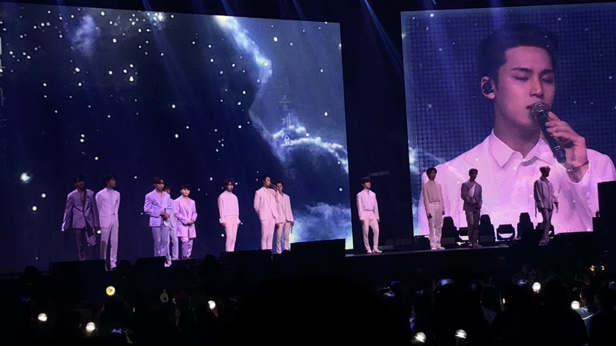 NamJinHVJS_BTS's tweet photo. I wanna go back 😭♥️  #SEVENTEENinSeattle #SEVENTEEN #OdeToYouSeattle https://t.co/wpHxyBjXHQ