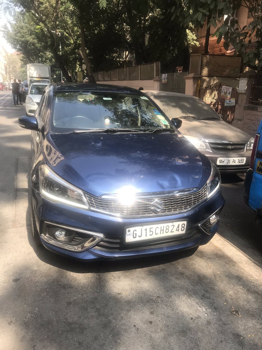 subhashmotwani's tweet photo. @CPMumbaiPolice @RoadsOfMumbai @AUThackeray @MumbaiPolice @republic #mumbai24x7 - Boman Kawasji Boman Behram Marg, #Colaba at 1330 hrs, double parking galore -4,set the day right before considering night life #mybmc , where is law &amp; order #environmentdisaster #highpollution https://t.co/1Kh5A1OHBU
