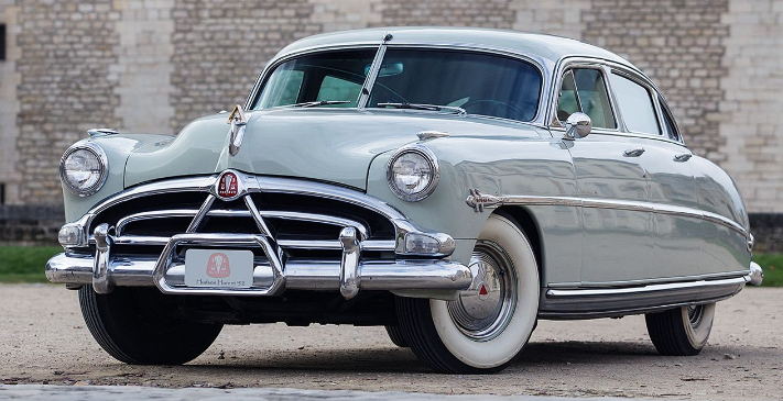 weirdhero42257's tweet photo. Here's a 1952 Hudson Hornet for no particular reason https://t.co/QHHjF4dk9W
