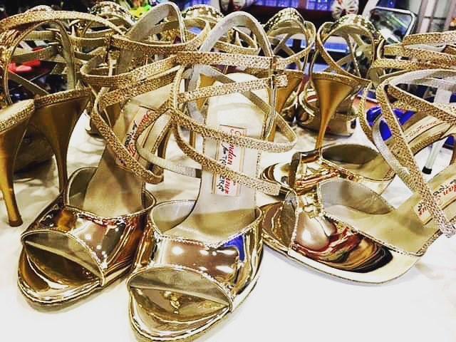 tangoavivre's tweet photo. Dimanche 2 Février - Limoges
Milonga/Concert/Démo/stage/Expo chaussures
#concerts #tango #milonga #chaussurededanse https://t.co/Vy5Rt8XAQH