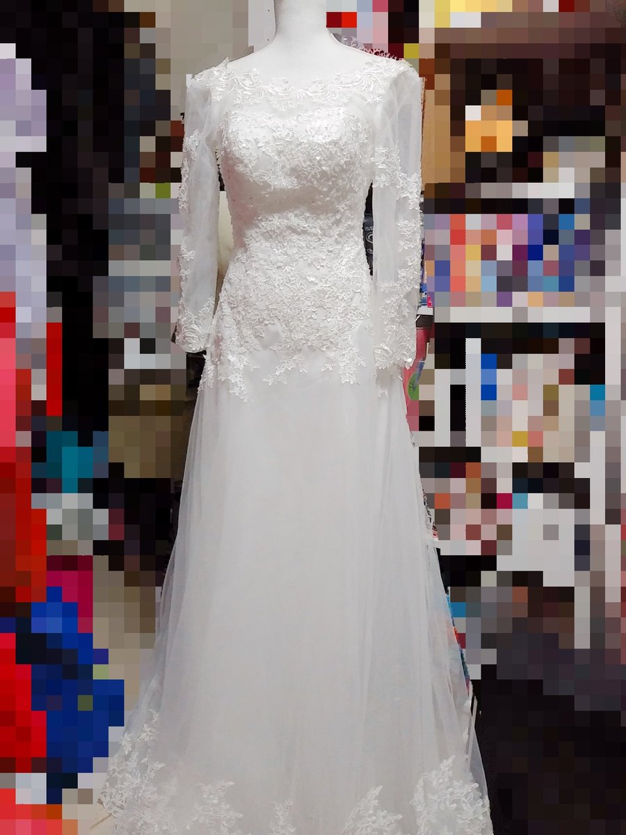 すぅ 新年早々ウェディングドレスをぶった斬るという婚期がさらに遠退く所業を行い 本日アナ雪2精霊 白ドレス エルサ の衣装を作り上げたのでアナくださいｯｯ 女王陛下をワタシにくださいｯｯ ﾊﾞﾝｯﾊﾞﾝｯ Dハロ仮装 アナと雪の女王2 T Co