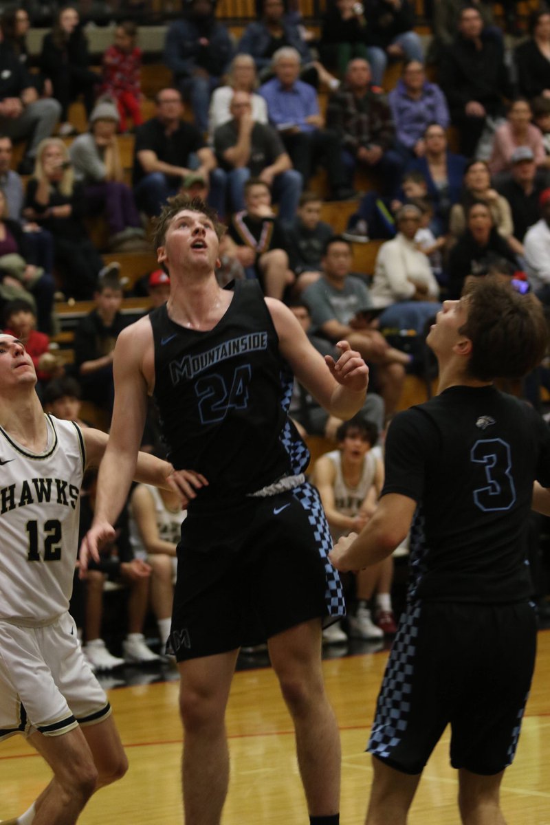 SRHSsquawk's tweet image. .@SRHS_Basketball brought it to within two in the final quarter, but ultimately fell short, losing 63-53 in an exciting conference home game against @Maverick_Hoops. #opreps