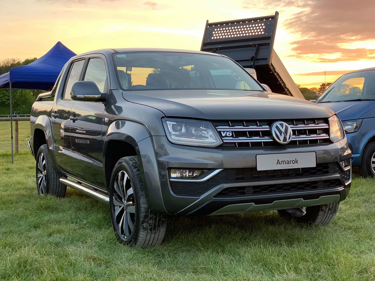 smvcommercials's tweet photo. The Amarok does it again! 🎉

It's retained the 'Pick Up of The Year' title in the What Car? 2020 awards. 

See the full review from What Car? here 👉https://t.co/5g3zSkjLK9 https://t.co/ZT11AAGkcL