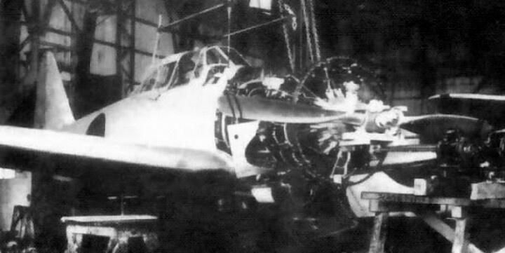 本当の意味でゼロ戦(初飛行1939年4月)と同期なのは、P-38ライトニング(初飛行1939年1月)だったりするのである。第二次世界大戦が始まった年に初飛行した飛行機なのだ。 