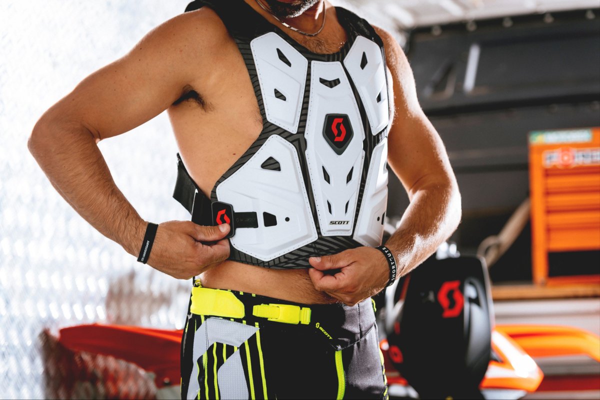 scottsportsin's tweet image. SCOTT Commander 2 Body Armor 
Featuring top-level ventilation, mobility and protection. 
#SELECT26 products for your adventure: bit.ly/38wFizj
#NOSHORTCUTS #SCOTTmoto