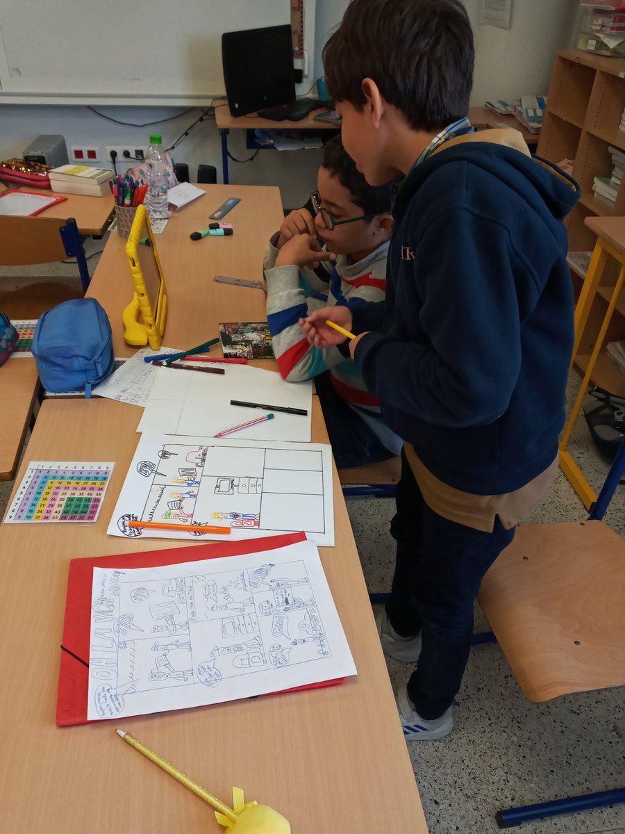 MonicaTemplier's tweet photo. Un moyen de sensibiliser les élèves au sujet du harcèlement à  l'école : Pourquoi pas à travers la BD ? :  les CM1de l'Eir l'ont fait 👌👌👌
Un beau projet de coopération les élèves réalisent en binôme une planche de BD                               #cm1 #eir  @EcolesSana #AEFE https://t.co/Um0Bx1WUeH
