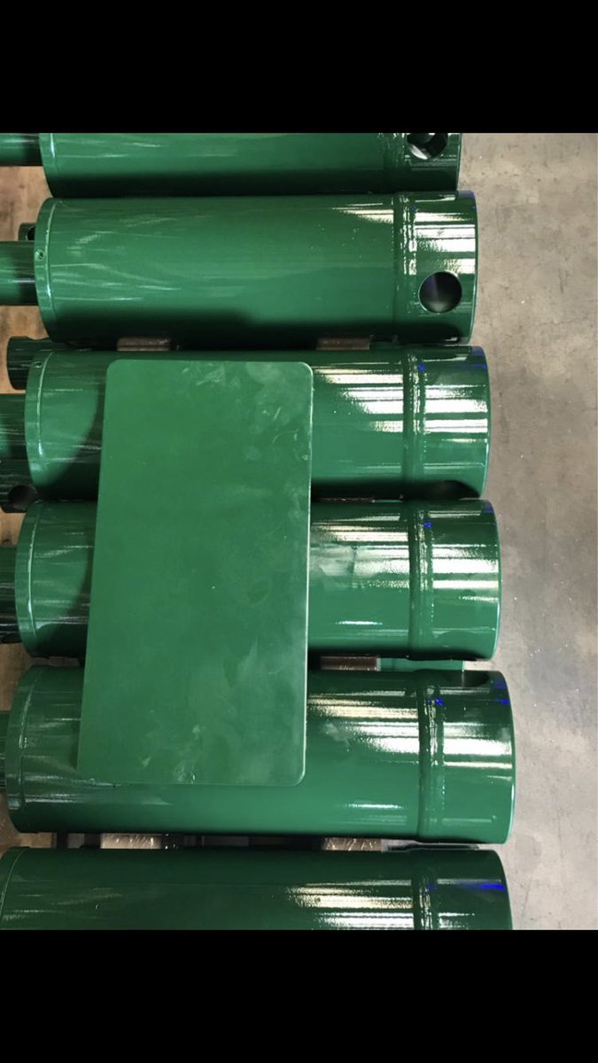 northernhydr's tweet photo. Custom paint specification for our UK customer, wrapped, strapped, and ready for despatch! 📦🚚 #HydraulicCylinders #BespokeEngineering #PrecisionEngineering https://t.co/l72gMkIj5A