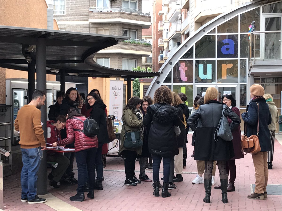 PColombineRM's tweet photo. Dentro de muy poquito comenzamos la jornada #RetoGénero20 con periodistas feministas llegadas de toda España. Si quieres unirte a las mesas redondas, te esperamos en el campus de La Merced. https://t.co/Bg48RNlmzD