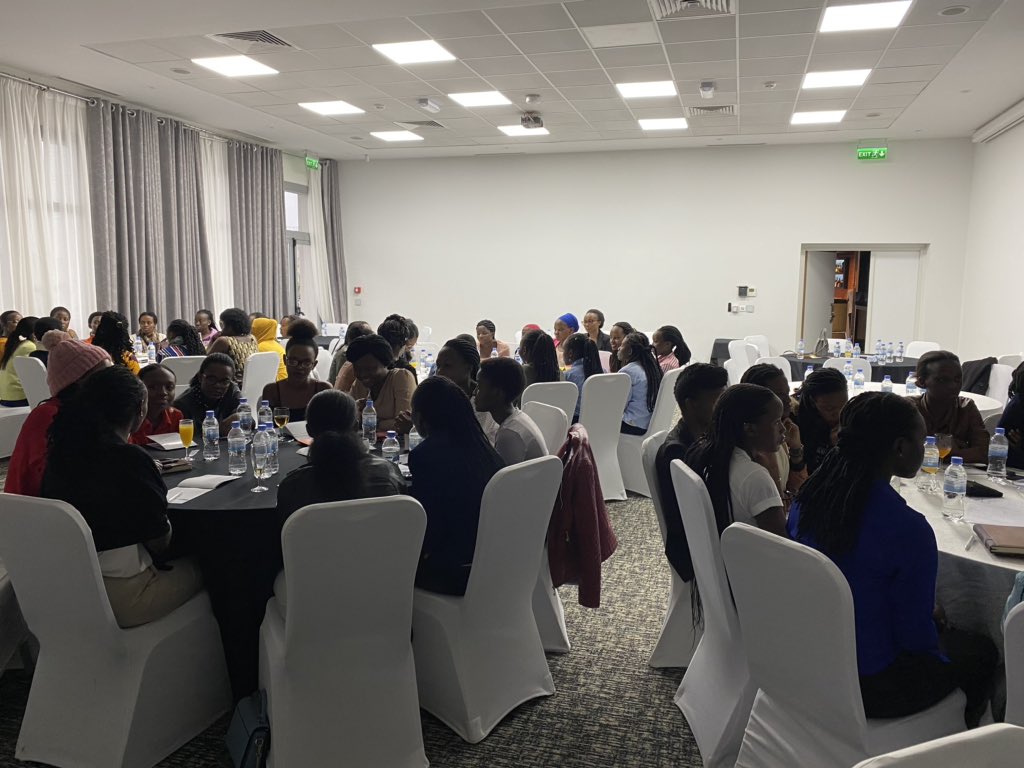 LucyMbabazi's tweet photo. What a heart warming evening we had🙌🏾.

Young ladies majoring in Technology, Medicine, Engineering, Business &amp; IT, Healthcare management, Physical Therapy, HR came out for our first ever mentorship meet, superbly organized by for #MsGeek finalist @InesUmuhoza

#MentorsNeeded https://t.co/KZhVgzTUOc