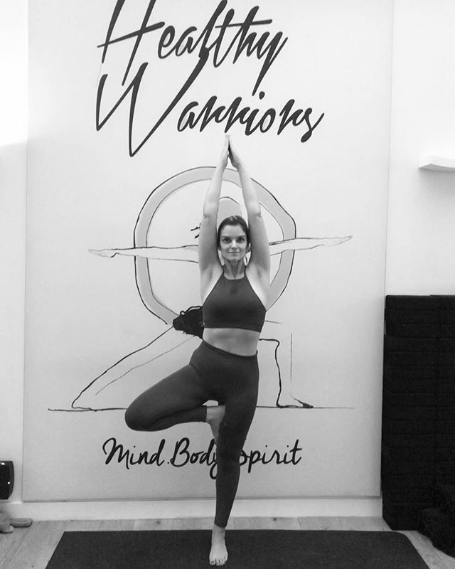 Stridass's tweet photo. 🌳Vrksasana - Tree pose 🌳
L’arbre centenaire a d’abord été jeune pousse 🌱 C’est avec constance, jour après jour qu’il s’est construit et forgé cette robustesse, cette envergure, cet équilibre entre terre et ciel🌳.
〰️
〰️
〰️
Motivation et discipline - T… https://t.co/KkdEb3Pr8t https://t.co/vRAWtu8P9Z
