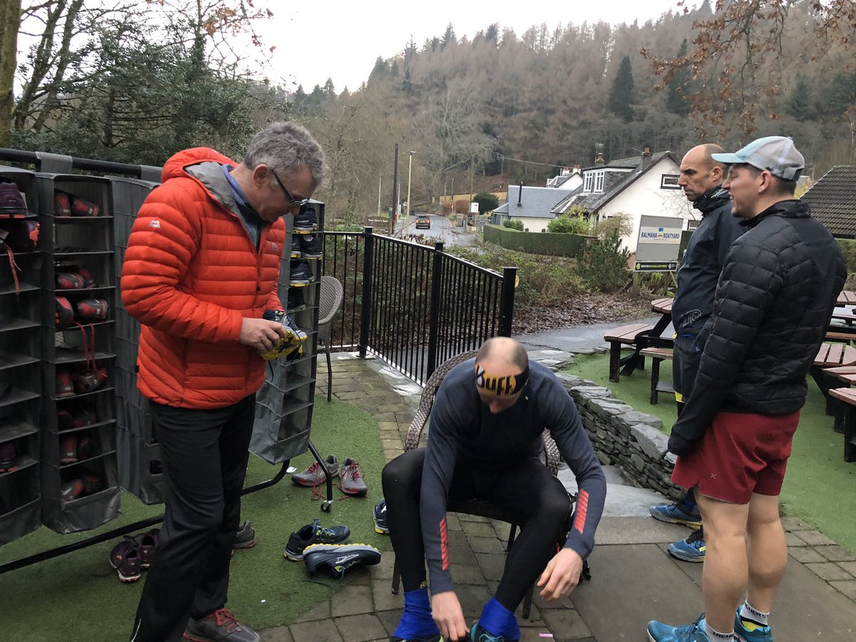 santababy100's tweet photo. Lots of folk trying out the @AltraRunningUK at the @WHWRace training weekend #altrarunning #altrawhwrace2020 #trailing #oaktreeinn @runandbecome1 @TaritTweets @ianbeattie1 https://t.co/QPukaINVLp