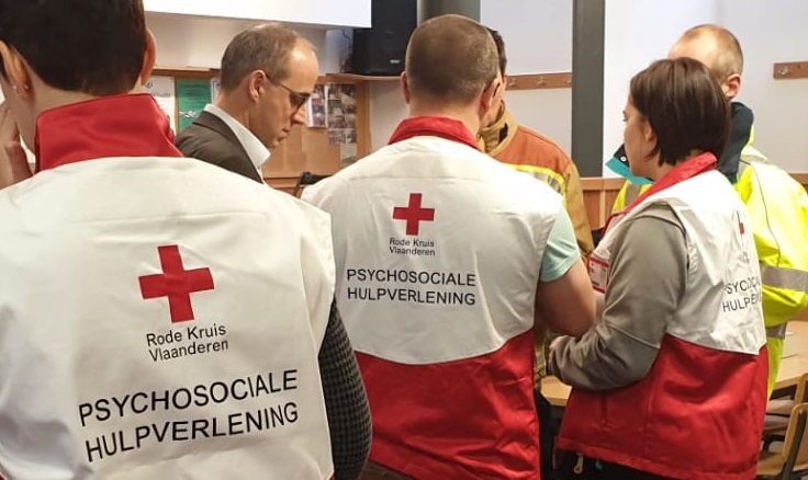 Onze #RodeKruisvrijwilligers werden vanochtend ingezet voor opvang van geëvacueerde bewoners na de brand in een appartement in <a href="/stadgenk/">Stad Genk</a> . #DSI stond in voor de psychosociale ondersteuning en de hulpdienst zorgde voor een kleine EHBO-post en voor het transport van de getroffenen.