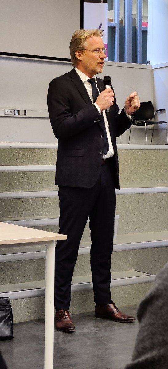 Ruud van Diemen heet CDA bestuurders welkom op 'zijn' veiligheid &amp; defensie college in Nieuwegein. Hij is trots op het MBO en noemt Nieuwegein een echte MBO stad. Dat doet ons goed.