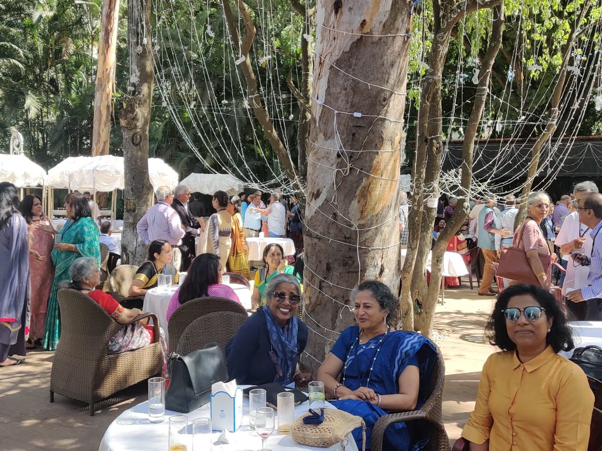 TheRightGhose's tweet photo. Before a #CEOFactory, many @HUL_News mangers aspired to become travel agents post retirement. With sales network across India #HUL made expert tour organisers. Now, with #alumnireunion-s a new competency has been added: Event Management. This in - #Bangalore today. #memories https://t.co/scfTKz4JTn