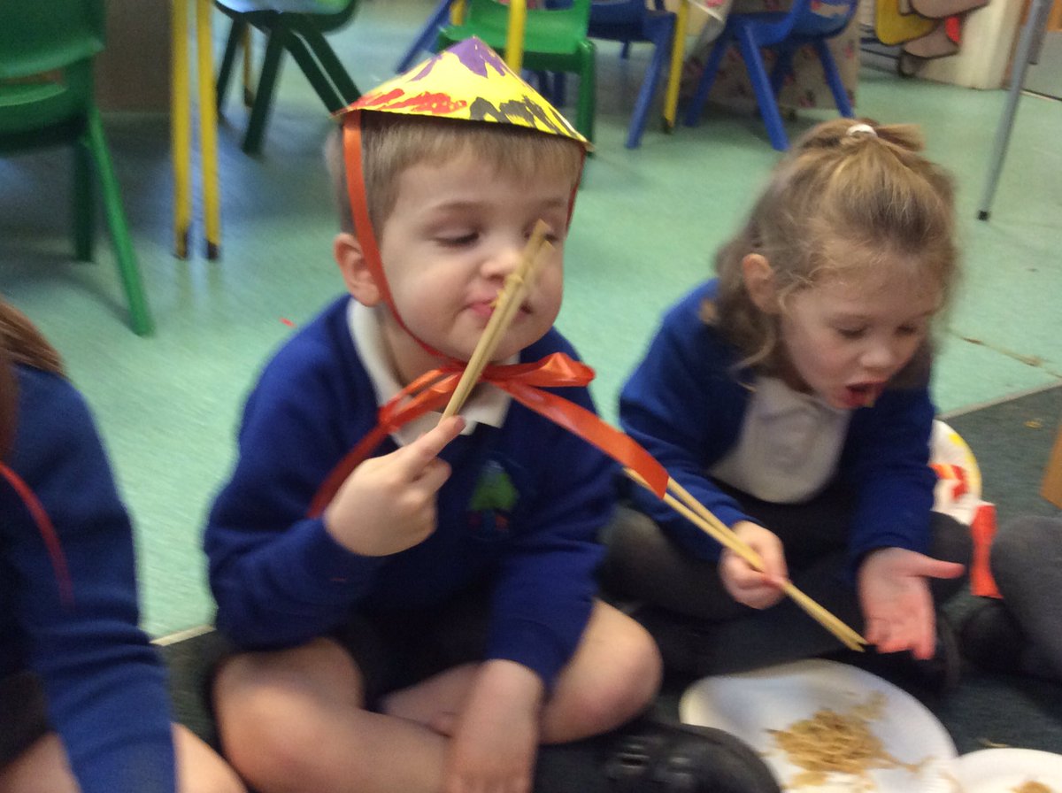 battyefordEY's tweet photo. Reception children enjoying Chinese New Year celebrations 🎊 @Battyeford https://t.co/OV097pam9q