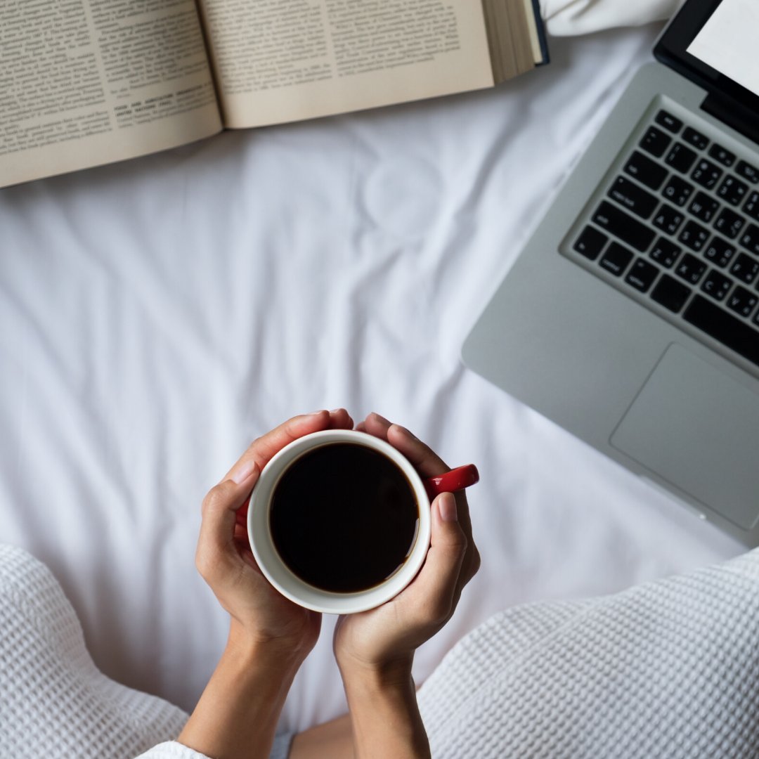 Saturday morning means one thing, room service! Order straight to your door and enjoy a relaxing start to your weekend! 🍽️ 

#leonardohotels #weekend #roomservice #uk #saturday #morning #hotelbreak #wanderlust #staycation