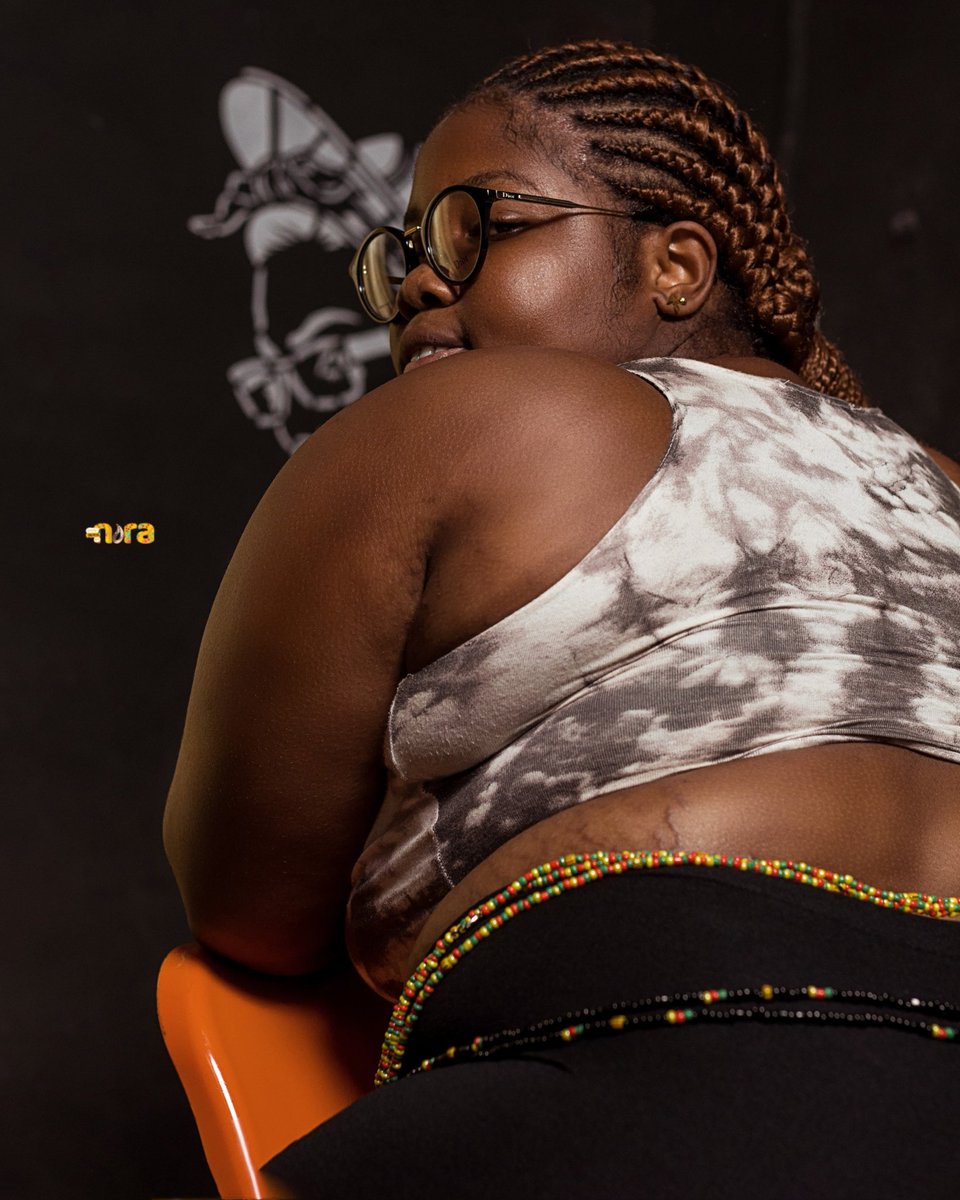 waist beads on big stomach