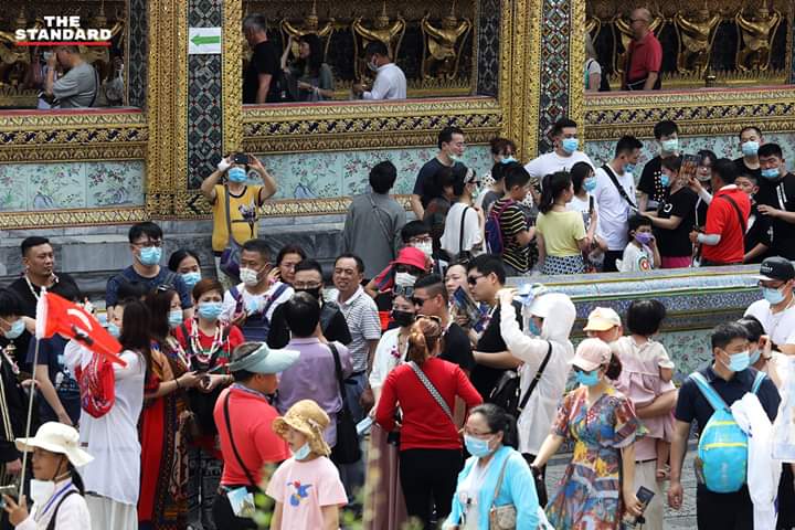 200fifty's tweet photo. เที่ยววัดพระแก้วกันจ้าา​  ว้าวซ่าสุดๆไปเลยแกกก​ เงินกับไวรัส​ #รัฐบาลเฮงซวย​ เลือกเงินจ้าาาา​ สงสารคนไทยล่ะตอนนี้​ สงสารหมอ​ สงสารตัวเอง
#ไวรัสโคโรน่า
#ไวรัสอู่ฮั่น https://t.co/1sc27ibZfB