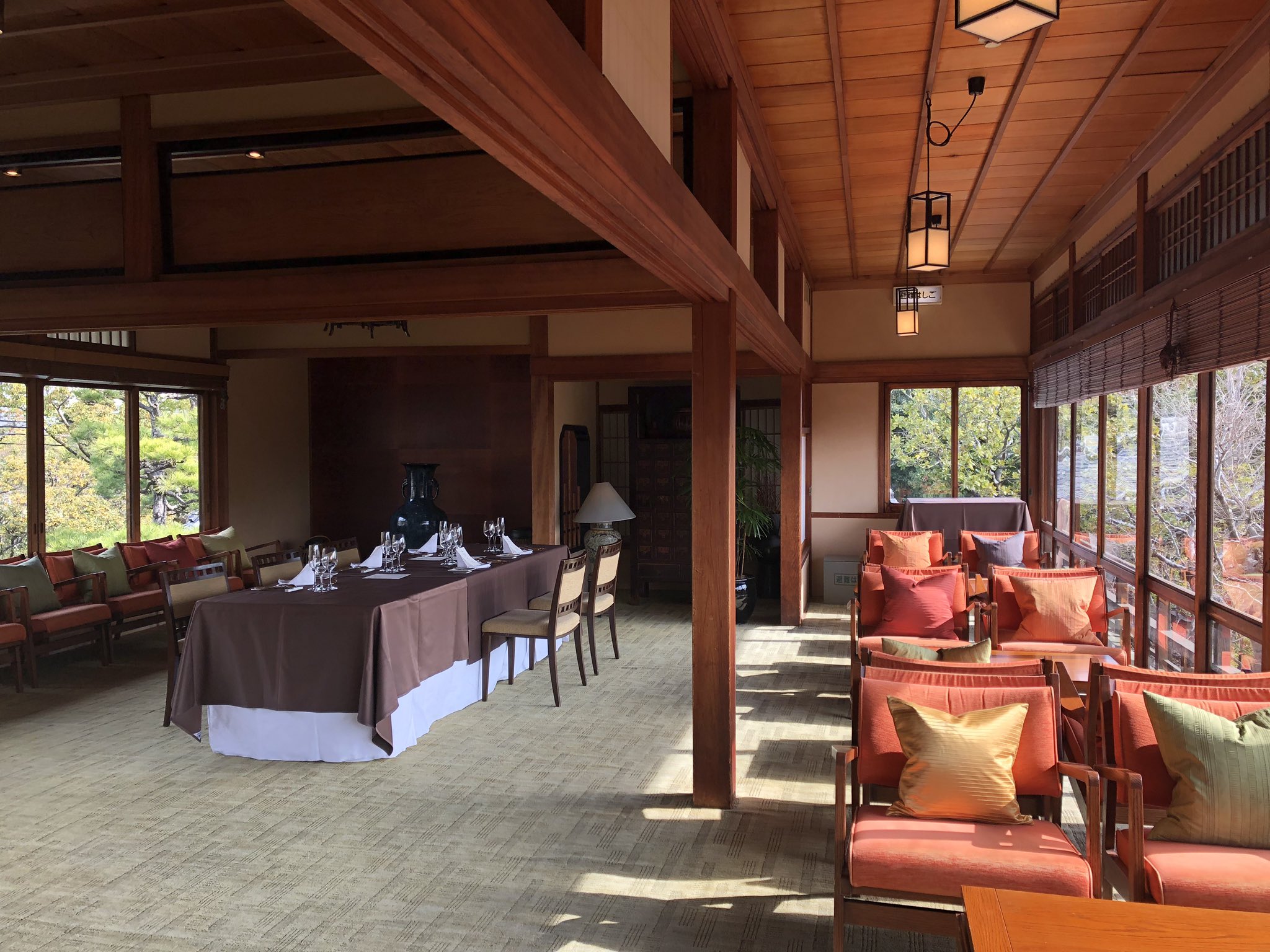 ザ ガーデン プレイス蘇州園 The Top Lounge 両サイドが窓なので 明るく開放的なお部屋 ご両家のお顔合わせのお席にもおすすめです 蘇州園 御影 神戸 レストラン ランチ ディナー アフタヌーンティー パフェ レストランウェディング 神戸 ザ ガーデン プレイス蘇州園 The Top Lounge 両サイドが窓なので 明るく開放的なお部屋 ご両家のお顔合わせのお席にもおすすめです 蘇州園 御影 神戸 レストラン ランチ ディナー アフタヌーンティー パフェ レストランウェディング 神戸