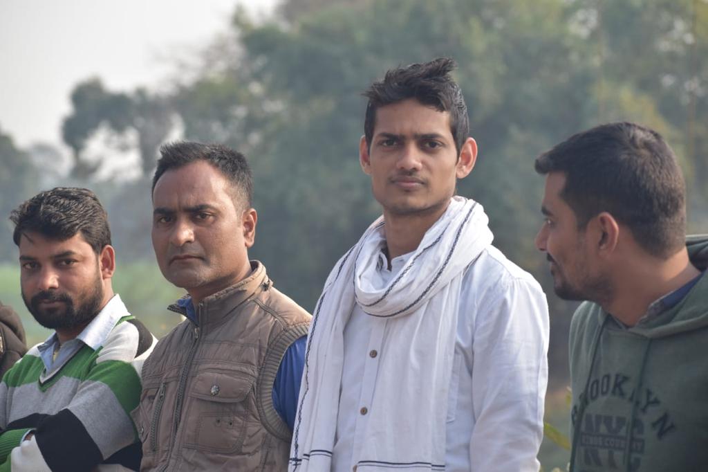 Shabana_Empire's tweet photo. आज दिनांक 25/1/2020 को 5 किलोमीटर लंबा  #CAA_NRCProtests इस काले कानून के खिलाफ जनता का मानव सृंखला @ppbajpai @ANI @ndtvindia @ravishndtv
#RepublicDay2020 https://t.co/JnXQXznZky