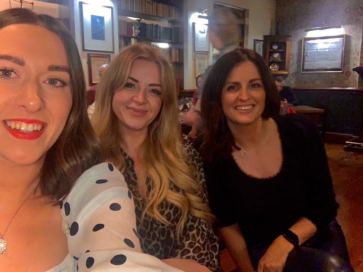 tracy_iles's tweet photo. #teamCSSS #fizzfriday #workfriendships #outofuniform #socialising strengthens your team, builds bonds and increases morale. Each one proud to be a member of @TheChristieNHS team. https://t.co/LSfFDbhM0r