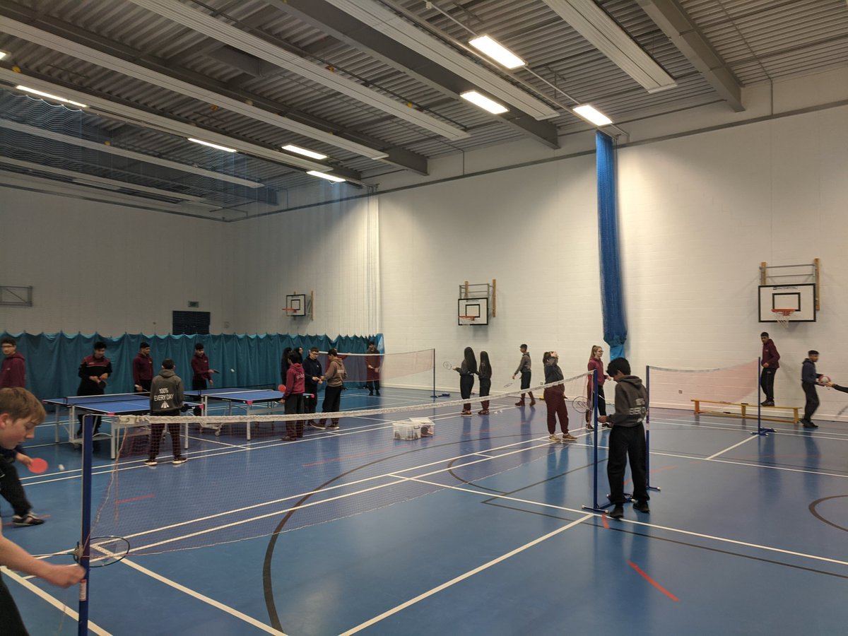 MrGrist_PE's tweet photo. Yr11 showing their Autonomy and Trust during PE @DixonsTA by chosing what sport they participated in, excellent focus for last lesson on a Friday afternoon! #letsbeactive #stressrelief #greatendtotheweek https://t.co/Ip0WJsn72g
