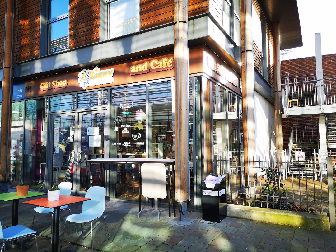 Hey #HighamsPark people! Have you checked out our news stand outside <a href="/ZiggyPlayedE4/">ZiggyPlayedGuitar🎸</a> yet? You can now pick up a copy of the Echo 24 hours a day.. Here's our map for more locations: ow.ly/rmeE30qbLmb