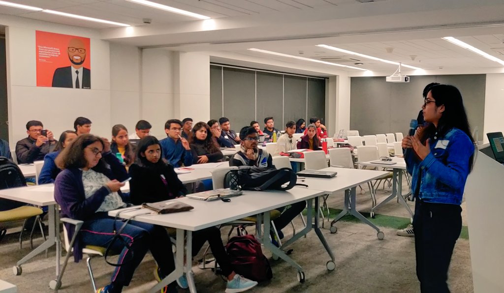 12HarshAryan's tweet photo. Session on How to bag Research Internships by @AmbikaA55 and @Vedant_Bahel at MSPInspire India event.
Rocked it π.
#MFSTStudentPartner
#MSPInspire @MSFTImagine @MSPInspire https://t.co/SvVn5vcwMd