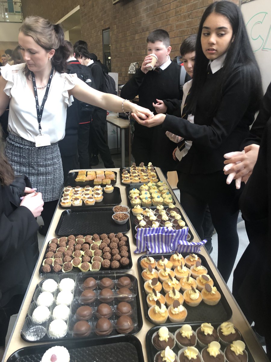 2020Barcelona's tweet photo. WELL DONE to all the pupils at the bake sale👍we raised a fantastic £166.85👏 WELL DONE to our parents &amp; HE dept for baking/donating cakes 💕 lookout for our next fundraiser ⚽️  .... next meeting Wed 29th @ interval in ICT3 #barcelonatrip #excited #106daystogo https://t.co/PFK6jHxcZZ