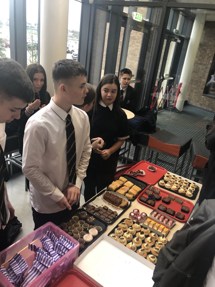 2020Barcelona's tweet photo. WELL DONE to all the pupils at the bake sale👍we raised a fantastic £166.85👏 WELL DONE to our parents &amp; HE dept for baking/donating cakes 💕 lookout for our next fundraiser ⚽️  .... next meeting Wed 29th @ interval in ICT3 #barcelonatrip #excited #106daystogo https://t.co/PFK6jHxcZZ