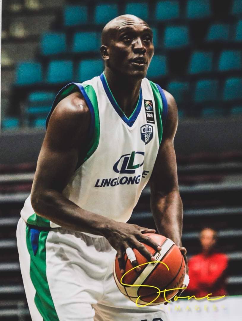 esteri_ug's tweet photo. Professional Basketball star, Steven Omony, forward for 7 time champions @CityOilers will be joining me on #celebselect at 4pm. Tune in to @882SanyuFM and join the conversation https://t.co/Z5jKHE1JGk