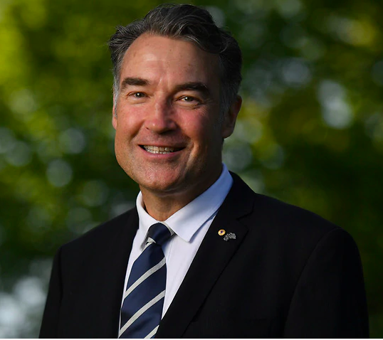 #congratulations to South Australian Dr James Muecke who has been named 2020 Australian of the Year for his work in preventing blindness that impacts 1 in 10 Australians.
...
#bornglobal
#AusoftheYear