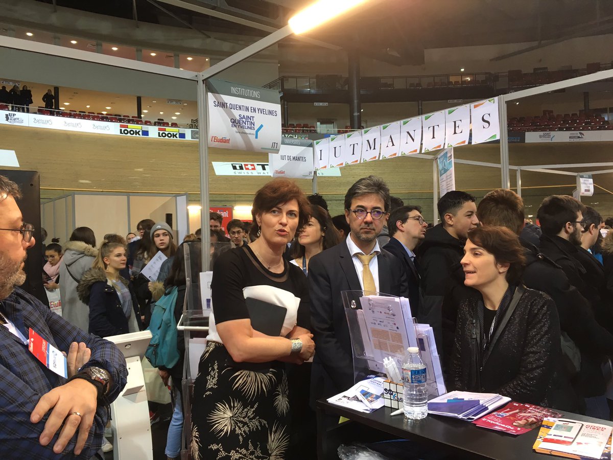 Les représentants des acteurs de l’enseignement sup des <a href="/Yvelines/">lines</a> visitent le salon de <a href="/letudiant/">l'Etudiant</a> en Yvelines #Parcoursup2020 #orientation