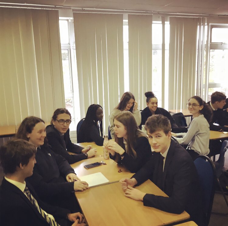 TrinityPsycho's tweet photo. This week we had a full house at #Psychsoc for ‘The Big Fat Psychology Quiz!’ The 6th form competed to show who knew their Sigmund from their Solomon, although the competition was rife lots of fun was had by all! #psychnerds #trinitypsycho #trinity #psychology #psych #quiz https://t.co/av6bk3R4Vn