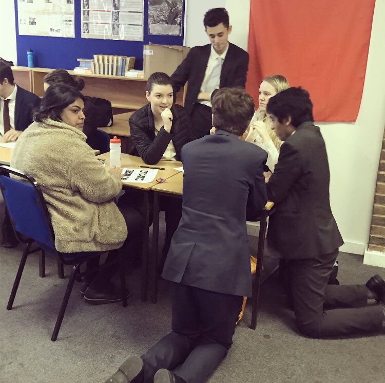 TrinityPsycho's tweet photo. This week we had a full house at #Psychsoc for ‘The Big Fat Psychology Quiz!’ The 6th form competed to show who knew their Sigmund from their Solomon, although the competition was rife lots of fun was had by all! #psychnerds #trinitypsycho #trinity #psychology #psych #quiz https://t.co/av6bk3R4Vn