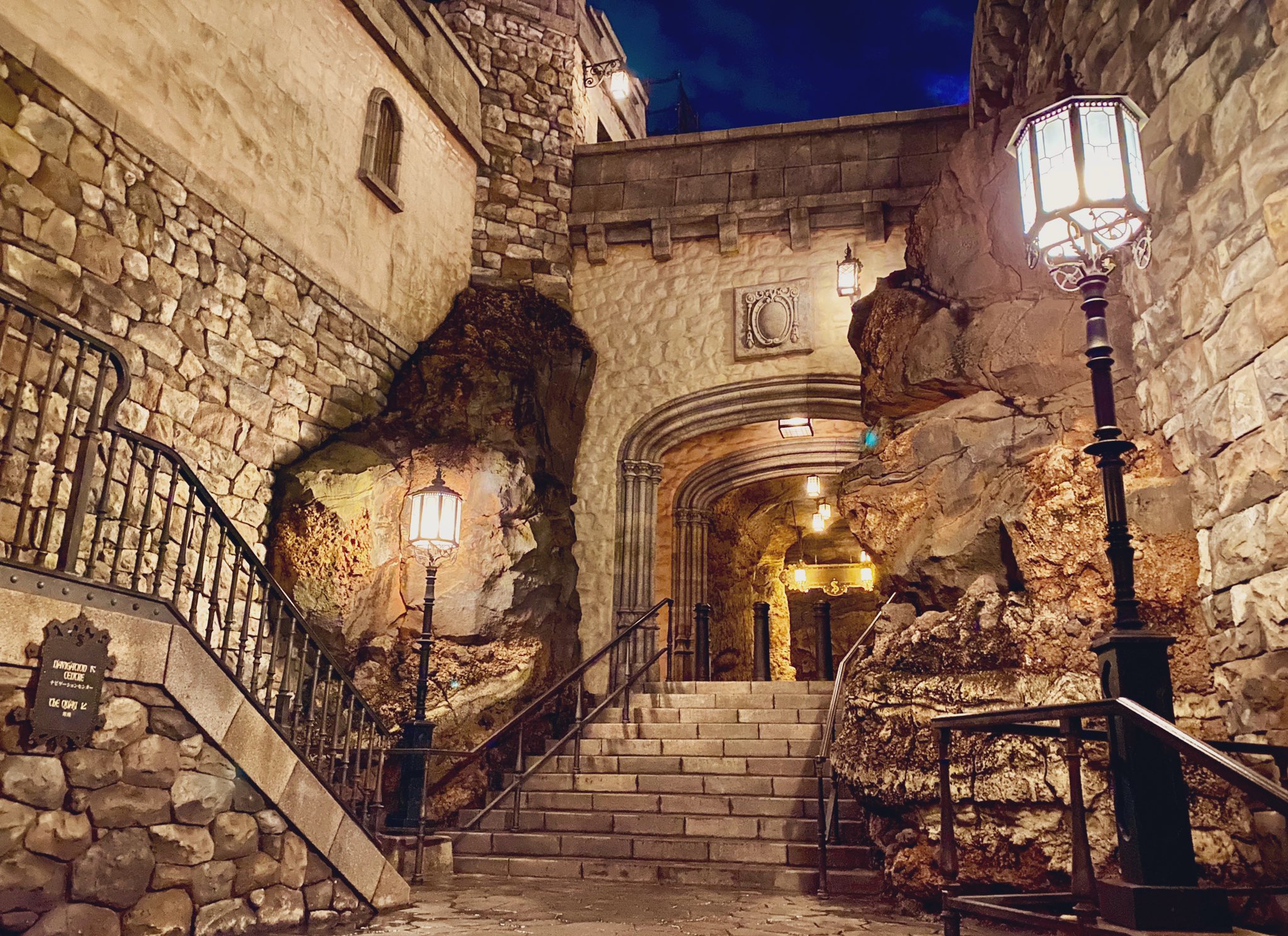 Twitter 上的 みっこ 今 ヨーロッパのとある街の古城跡に来ています なーんてね T Co Kwmnbddyd2 Twitter