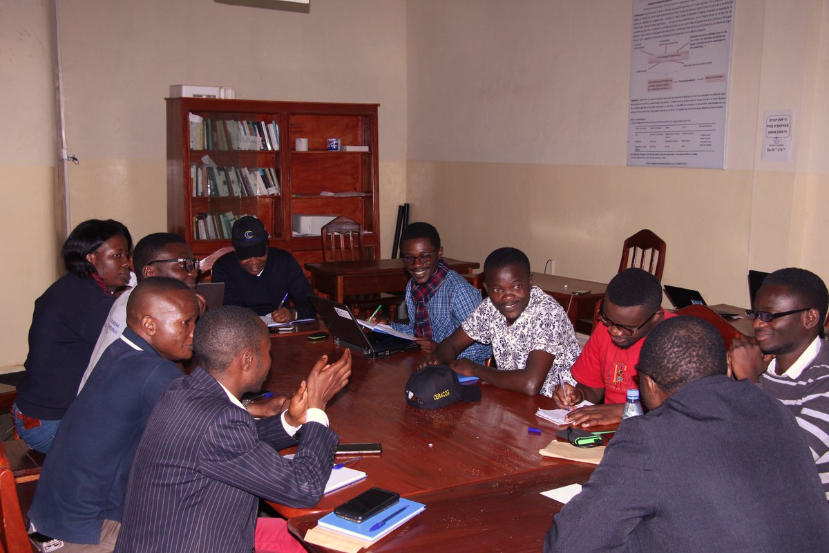 "Faire des petites choses avec de la hauteur &amp; donner du sens aux choses": La réunion ordinaire de janvier a été, pour notre Directeur, l'occasion de remercier tous nos chercheurs &amp; partenaires pour leur implication personnelle aux travaux de la semaine marathon.
#BukavuSeries