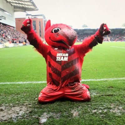 GouldHoward's tweet photo. We're gonna Do It For Justin today. A stand in his name, @JE3Foundation collection around the ground, live raffle with @Charliedinburgh plus @theo_wyvern & @countymascot go head to head alongside both teams fans in a fundraising penalty shoot out! #RIPJustin #OnlyOneOrient #LOFC https://t.co/rAjN6Ue95f