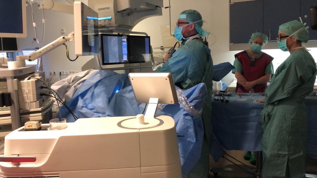 marcusdyer71's tweet photo. @LumenisU thanks everyone @eauesut for organising a great #ESUT20 @evanliats Special thanks to all urologists #LiveSurgery who helped showcase #MOSEStech P120 and P100 solutions @OJWiseman @oangerri @DrBenChew @KarinLehrich T.Knoll, J.Salem, J.Rassweiler A.G.Martov #Globaluse https://t.co/eKIrfP9Bnu