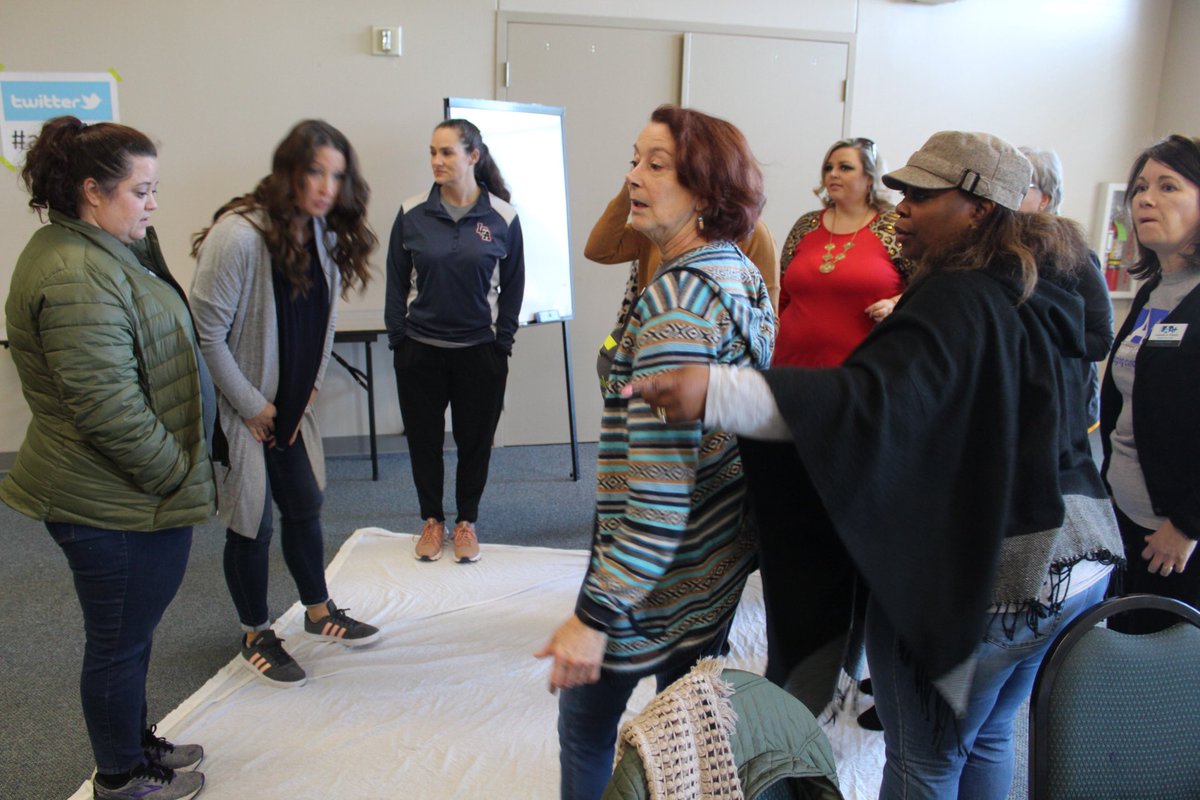 APlusLaLSU's tweet photo. Today’s theme is: Process.
For today’s EXLA, two groups had to race to flip over a bed sheet while standing on top. The tricky part was that the group could not step off of the bedsheet! Both groups finished at the same time!! #aplusla https://t.co/kxL1K8i2On