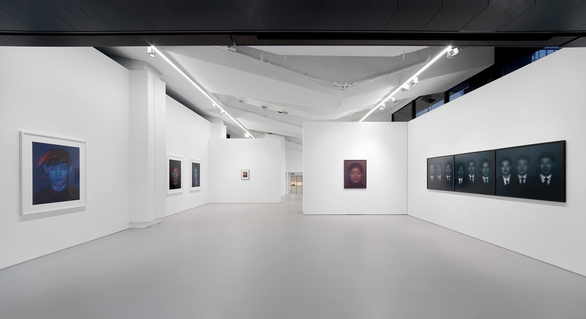 Last minutes of 'Seoul Sazin' with Kyungwoo Chun. Our upcoming exhibition 'SQUISH' opens on February 8th, 6-9pm.