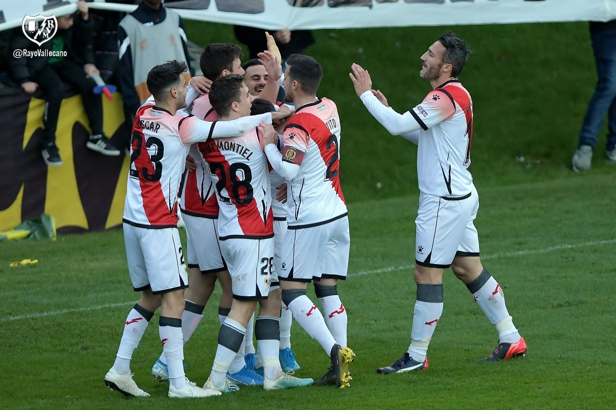 phd_manarah's tweet image. #TWITTERVAR mimemkuta ndugu mchungaji ndani ya box @mkandamizaji  dhidi ya mshambuliaji amachachali mpenda kula @Suaeibu wamesawazisha 😂😂😂