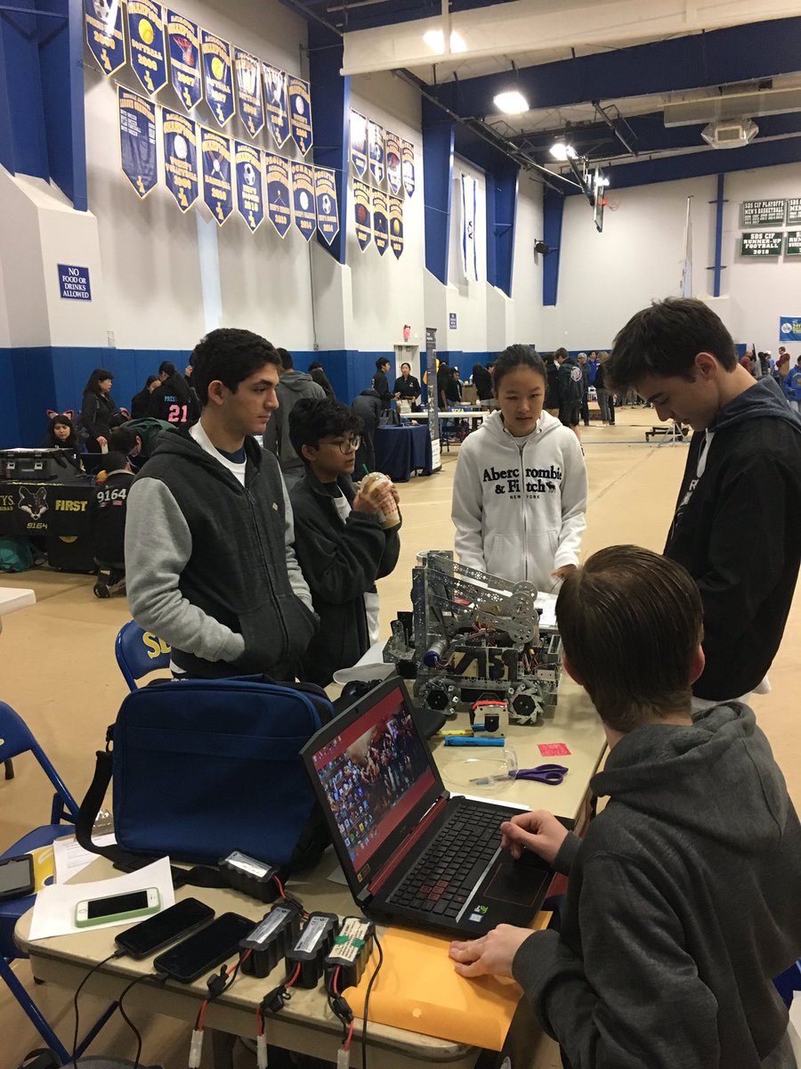 GreenArrow13's tweet photo. Good luck #RoboRavens (and #syntaxerror and #ravenettes - the 3 FTC teams @CCARaven) in their third meet of the season today! #protectthenest @BrettKilleen @firstlegoleague https://t.co/edDtMSiiIY