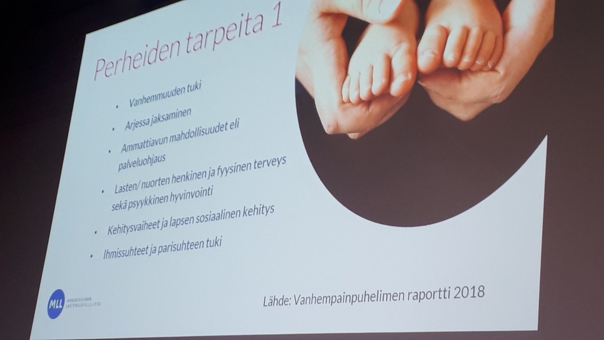 LiisaPartio's tweet photo. Vapaaehtoisten #johtaminen on vaativa laji, jossa #koulutus on paikallaan. 160 MLL-puheenjohtajaa eri puolilta maata aloitti tänään johtamiskoulutuksen, esillä mm #johtaminen tehtävänä, #vaikuttaminen, yhteiset #arvot ja perheiden tarpeet. #järjestöt #vapaaehtoiset #vjk2020 https://t.co/LB7lDBE0LL