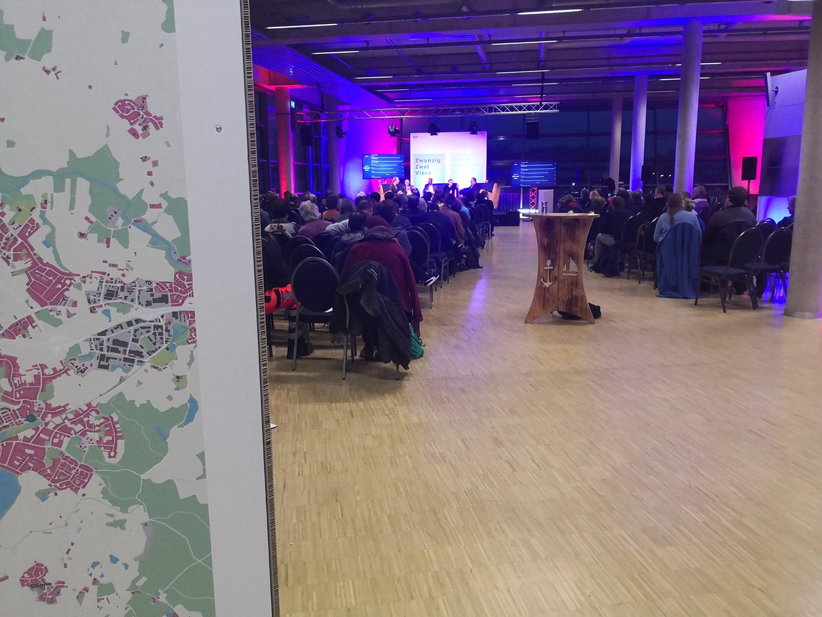 ECCKiel's tweet photo. Es fehlt garantiert nicht an Ideen... Spannende Gespräche und Austausch, spannende Vorträge bei #kiel2042. Toller Auftakt! @stadt_kiel https://t.co/6KGOt0051M