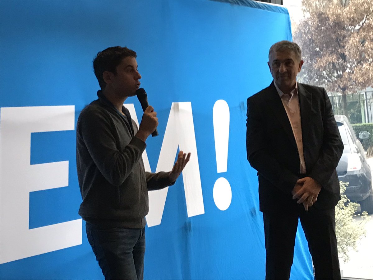PaoloAntonio1's tweet photo. Merci @GabrielAttal pour cette énergie et le soutien aux équipes #LREM92 #voeux @92enmarche https://t.co/2bBVdPi6Xl