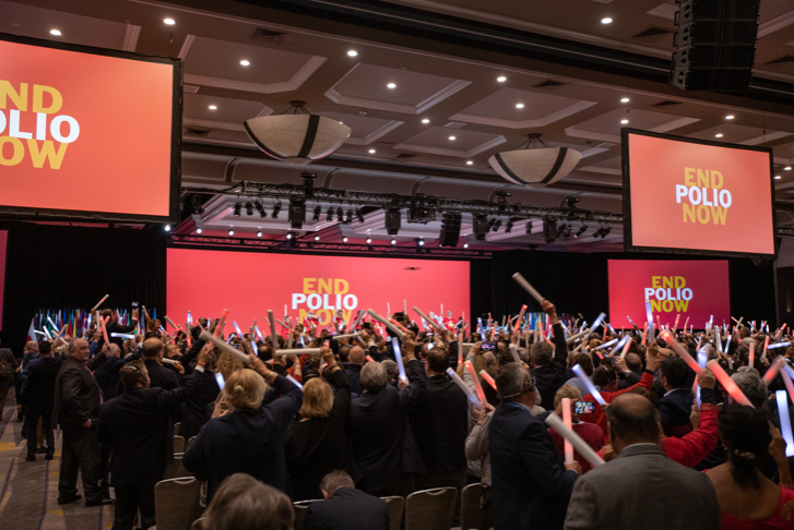 Los rotarios celebran con mucho entusiasmo el anuncio hecho por la Fundación Bill y Melinda Gates sobre la ampliación del acuerdo con Rotary, el cual generará hasta USD 50 millones al año para financiar las labores de erradicación de la polio. Más en:  on.rotary.org/30IRR86