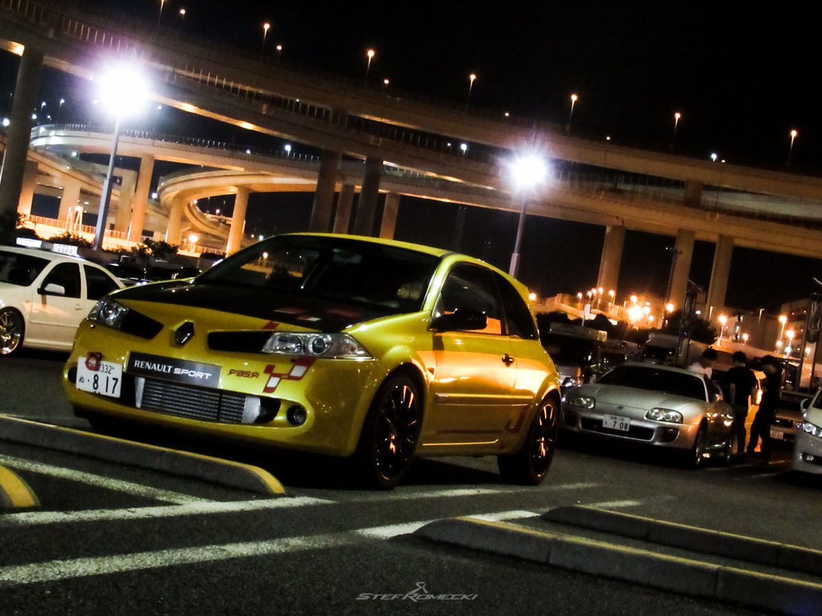 STF1_R's tweet photo. Boom 💥 🇫🇷  This R26R looks stunning under the lights of famous car park near Tokyo, Daikoku 🇯🇵 Watchout for this Supra just behind 🗾#MeganeR26R #SupraMk4 #JDM #frenchcarinjapan #carphotoshoot #carenthusiast #CarPorn #STF1R #STF1Rphotography #nightphotography #Daikoku #NoFilter https://t.co/p68o1S4Feh