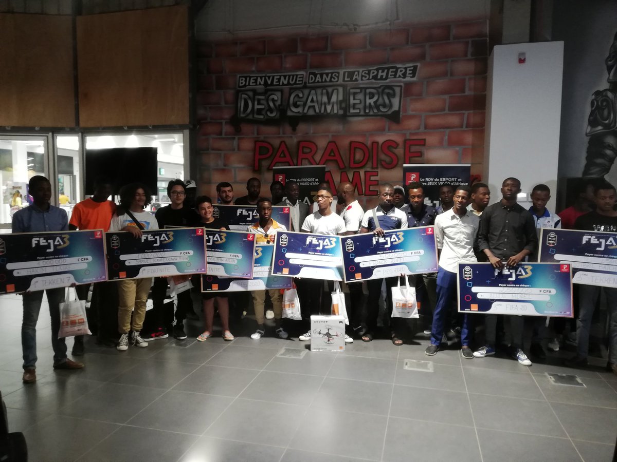 Le_Phoulo's tweet photo. • Aujourd'hui avait lieu la remise des prix du #FEJA3 qui s'est déroulé à Abidjan Yop Cosmos les 22, 23 & 24 Nov 2019. Tous les champions étaient là sauf @Hurricane_FGC 🇨🇲 vainqueur #STREETFIGHTERV & @dexxjunior03 🇸🇳 vainqueur #FIFA20 qui n'ont pu effectuer le déplacement..
1/3 https://t.co/u6fbUq82YY