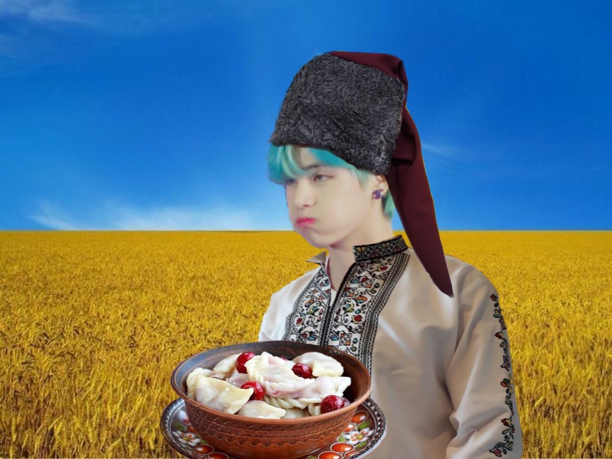 isysprostit's tweet photo. #BTS_TOUR2020inUKRAINE
@BTS_twt
Ну что ж , хэштег уже на 1м месте в трендах Украины , тут и до мировых совсем чуть чуть осталось 😏😏😏 https://t.co/vpsvTPc4FS